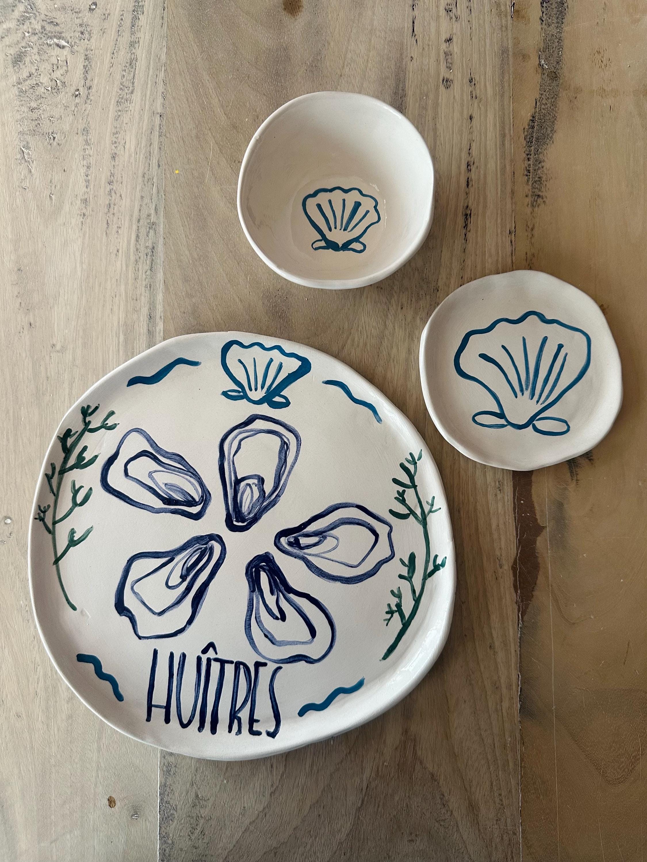 Plat/ Assiette artisanale en céramique – motif huîtres peintes à la main • Collection “So Frenchy – spécial fêtes de fin d’année” 6