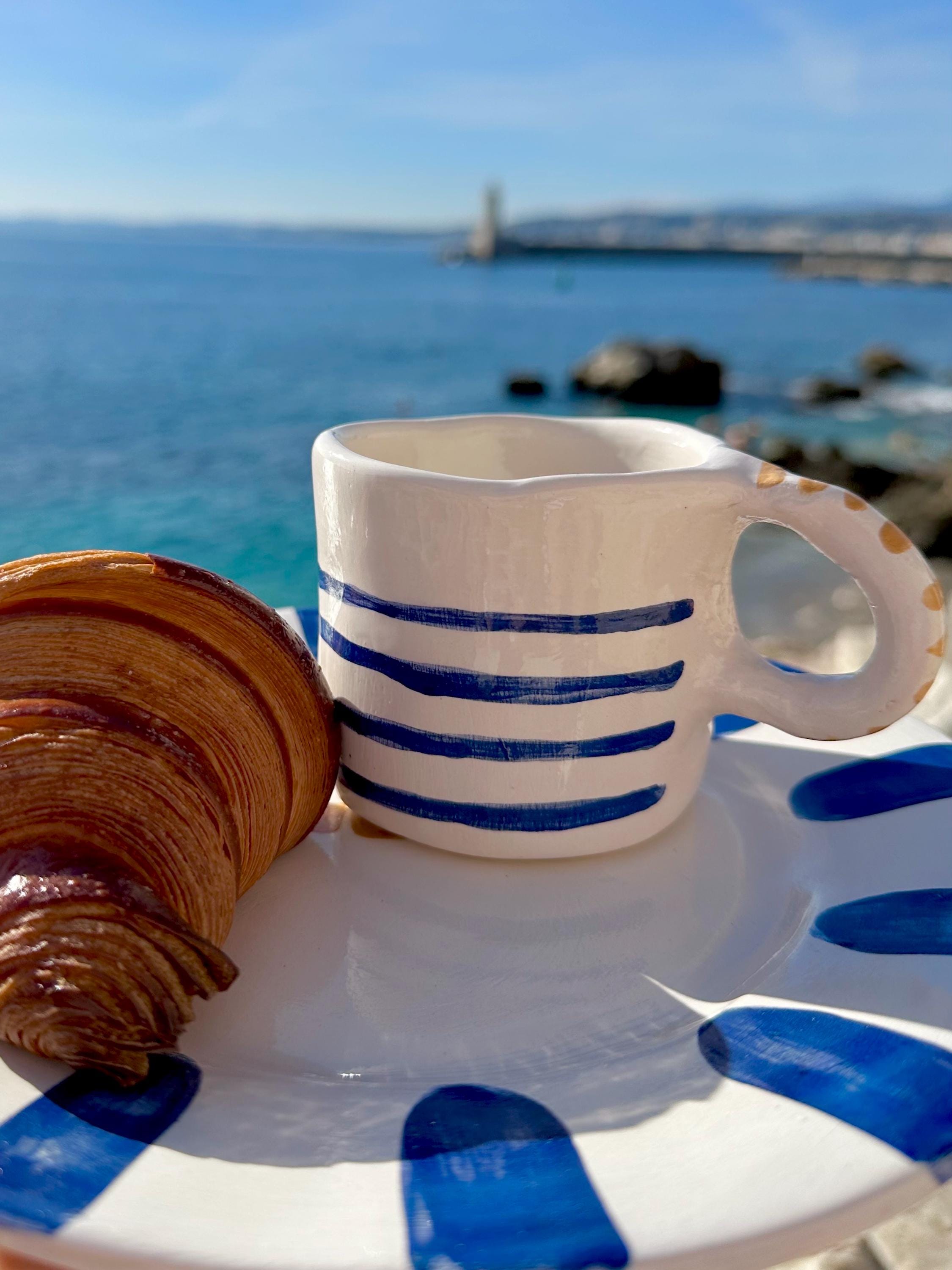 Assiette artisanale de petit-déjeuner – collection « So Frenchie » 3