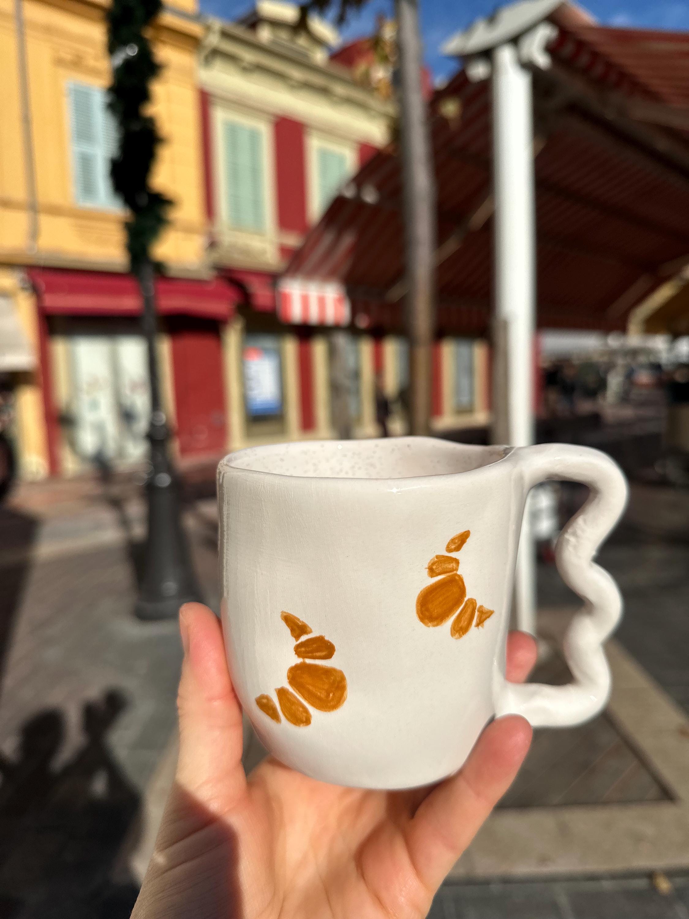 Mug artisanale en céramique « so Frenchie » avec croissants 3
