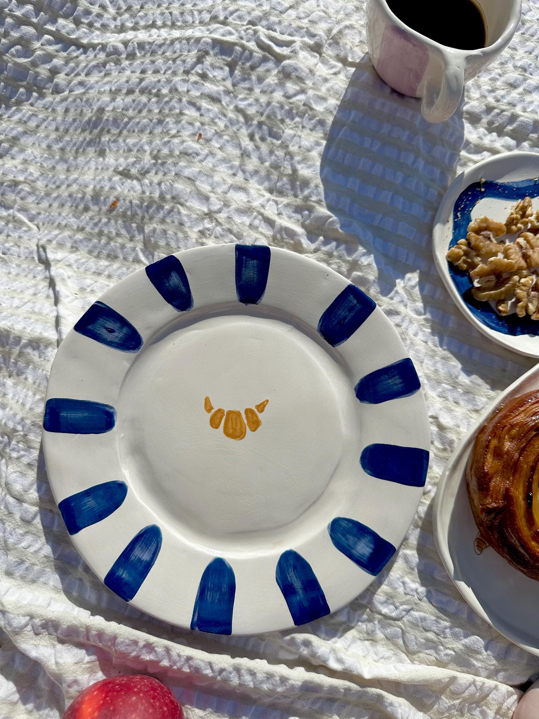 Assiette artisanale de petit-déjeuner – collection « So Frenchie »