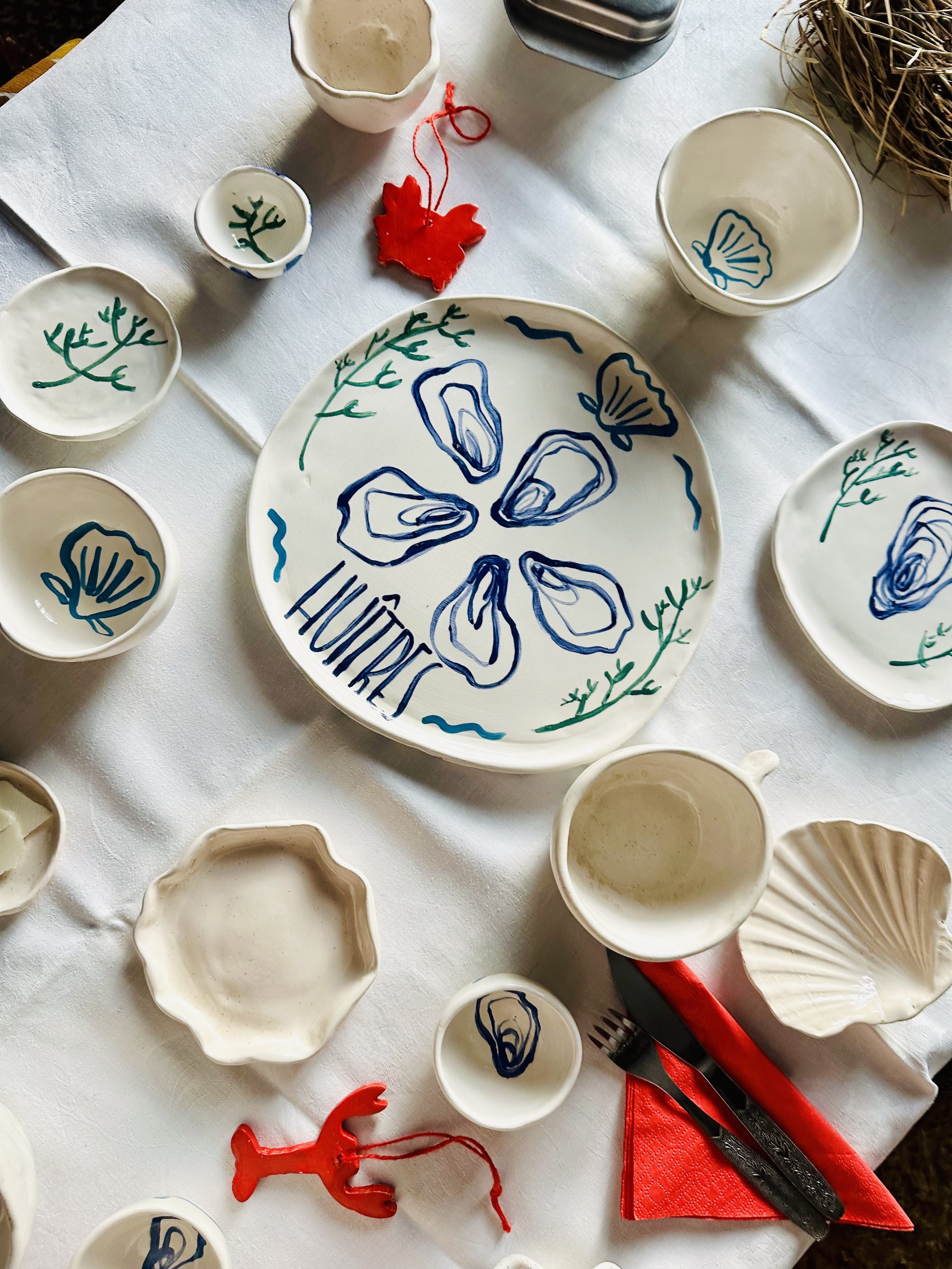 Plat/ Assiette artisanale en céramique – motif huîtres peintes à la main • Collection “So Frenchy – spécial apéro” 10